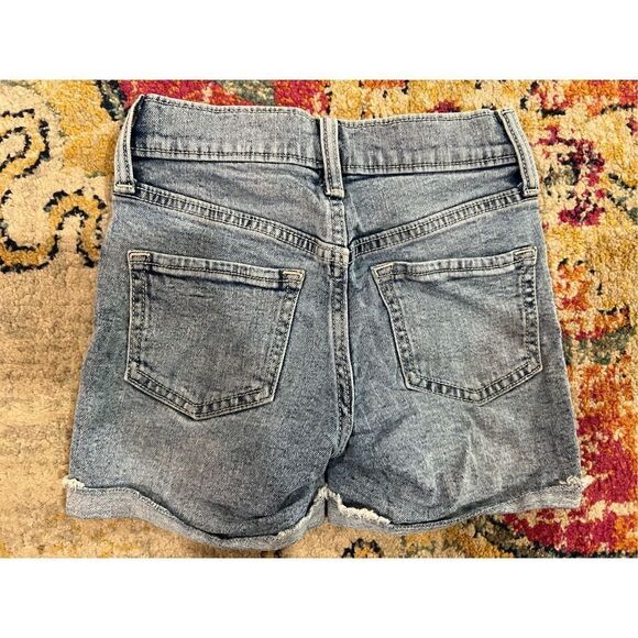 Girls’ Old Navy Aged Light Jean Shorts - Picture 2 of 2